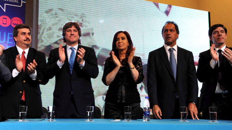 La Presidenta, escoltada por Scioli y Boudou en "La Feliz". 