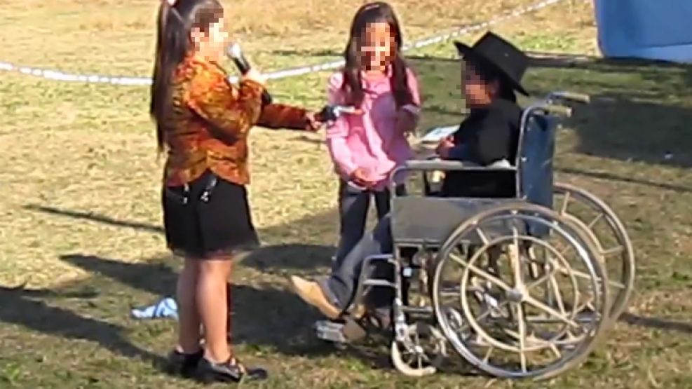 "La que no podia ahorrar en dolares". El grotesco realizado en una escuela de Santa Fe.