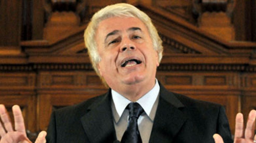 La gobernación de De La Sota respondió a las críticas del ministro de Economía.