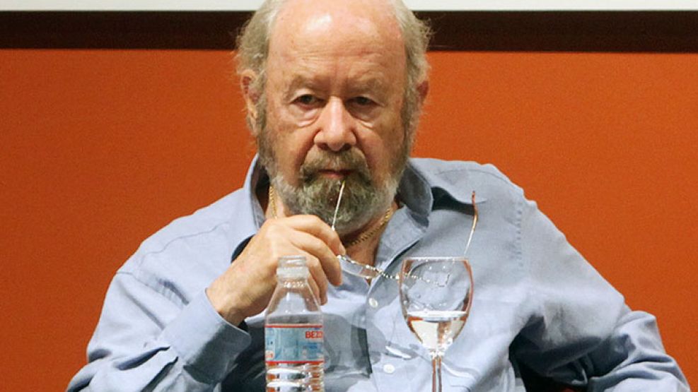 El autor andaluz fue considerado por el jurado del premio como uno de los grandes "magos" de la lengua.