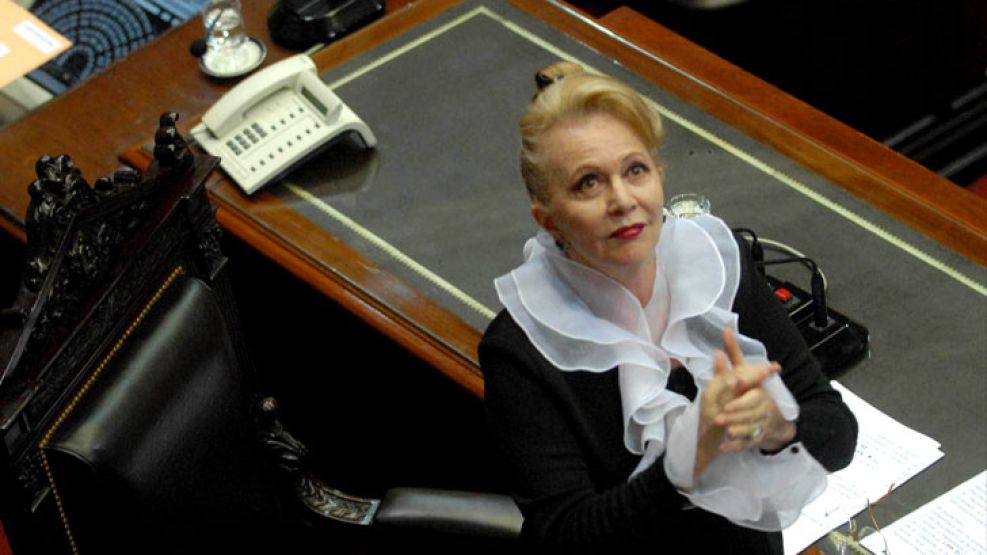 Pinky seguirá internada, por lo menos, hasta el próximo lunes