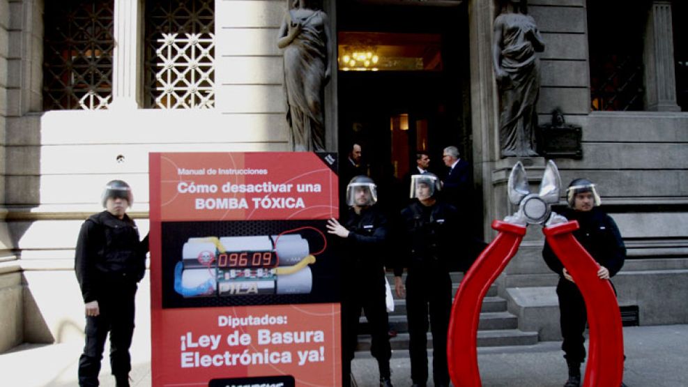 La ley de Basura Electrónica durmió en los cajones. Perdió estado parlamentario.