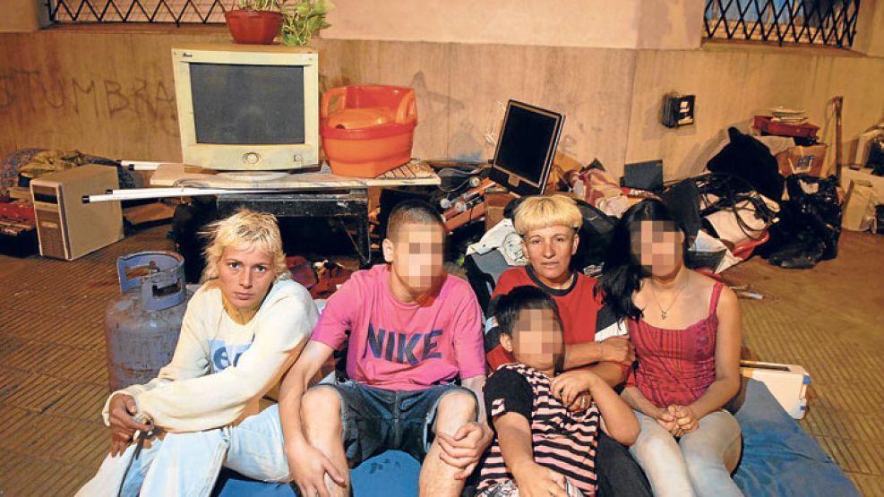 Los Mendoza. "Nos despertó un grupo de treinta agentes de Infantería que llegaron con un carro de asalto", le contaron a PERFIL.