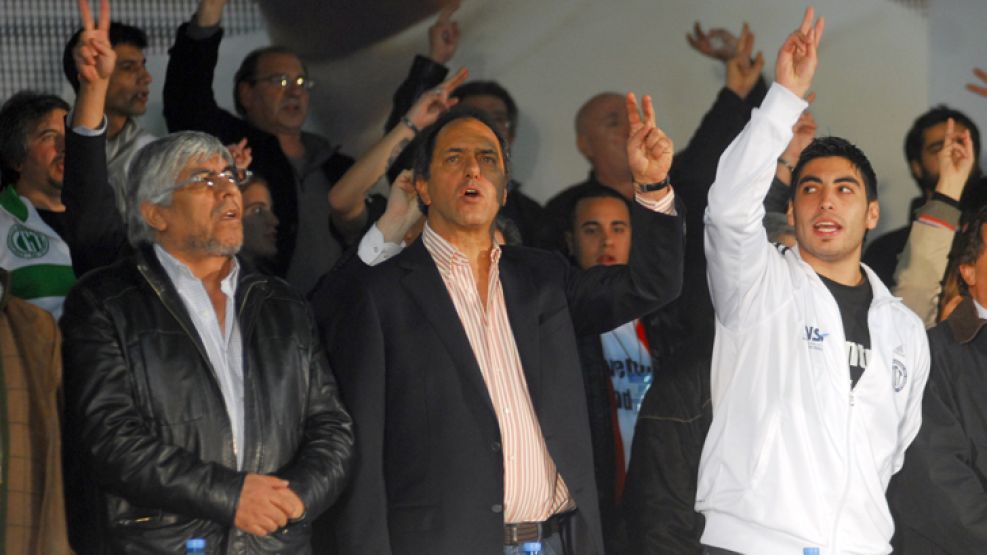 En 2011, Scioli fue uno de los impulsores de la candidatura del joven Moyano a diputado. Hoy, el gremialista dijo que el gobernador "es el mejor candidato a presidente".
