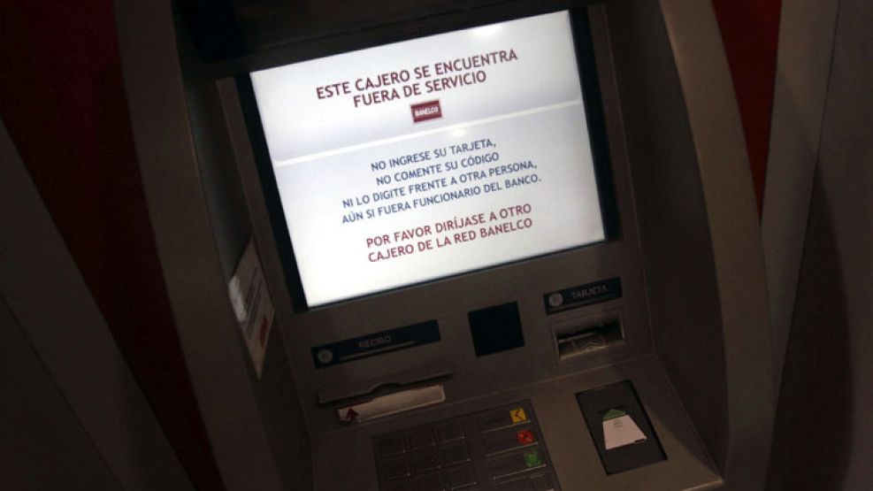 Sin efectivo. Los bancos trabajan en un plan para que en los feriados festivos no falte dinero.