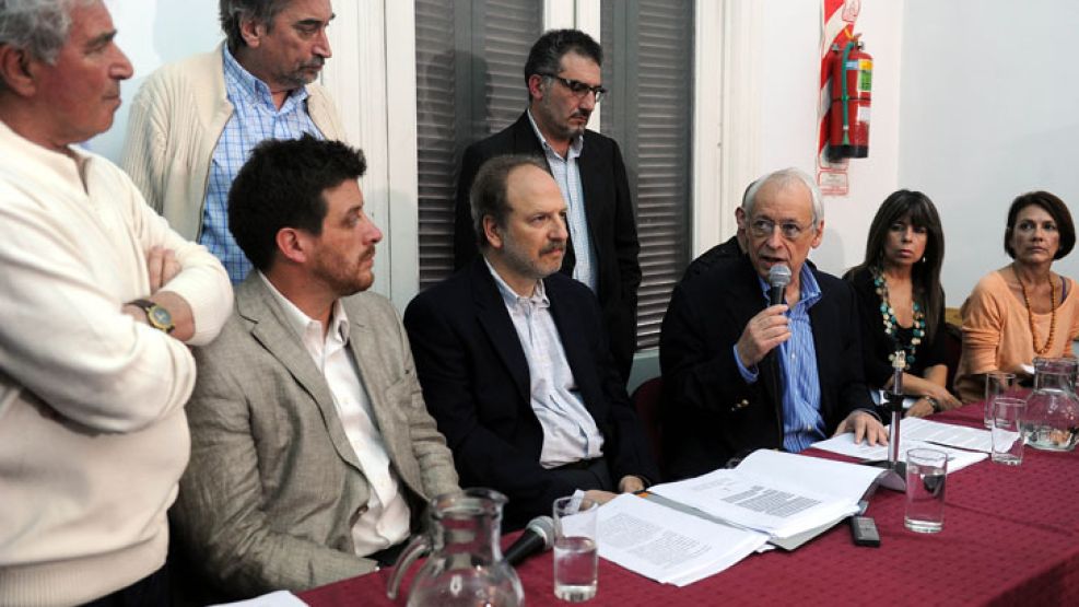 Verbitsky en conferencia de prensa del CELS, cuando la semana pasada salió a defender a periodistas demandados por Clarín.