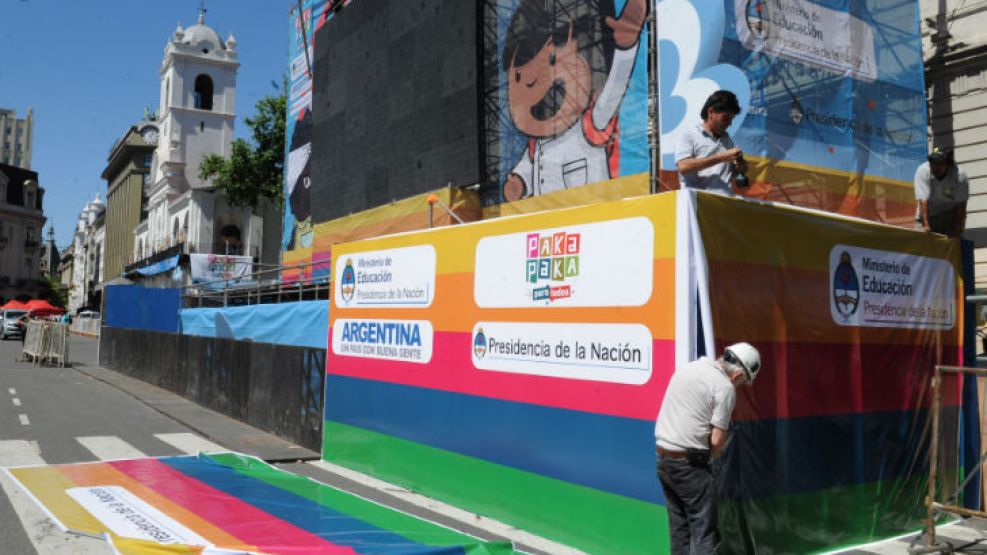 El gobierno realiza su megaevento para recuperarse tras el 7D.