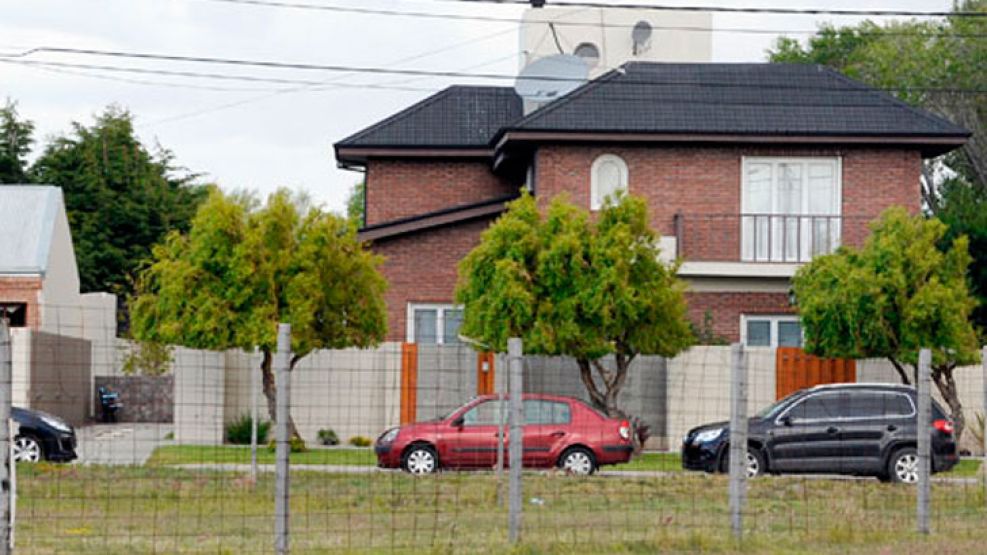 Después de la muerte de Néstor Kirchner, Cristina pasa la Navidad refugiada con su familia en la Residencia de Río Gallegos.