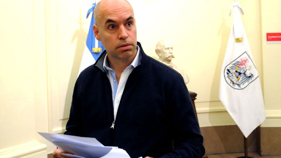 "Basta ver el estado de los trenes, lo que sucedió en Once, para darse cuenta que Randazzo no tiene autoridad para hablar de transporte", aseguró Larreta. 