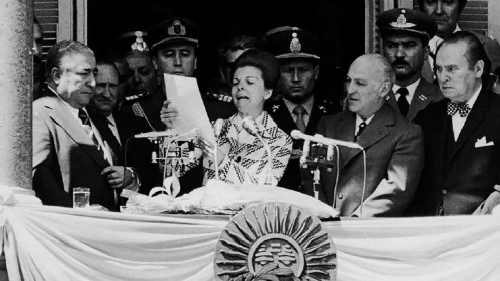 María Estela Martínez de Perón en un discurso en 1974. La última mujer del General Perón no fue procesada por el "Operativo Independencia".