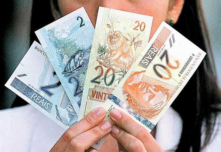 No Se Consiguen Reales Ni Pesos Uruguayos Por Z Días Perfil Los Bancos Y Casas De Cambio No Llegan A Satisfacer La Demanda Divisas Tras Relajación Controles