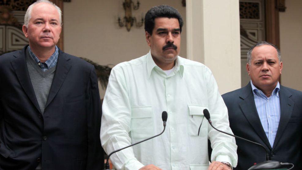 En el segundo parte médico tras la intervención, el canciller Maduro -acompañado por el titular de la Asamblea Nacional, Diosdado Cabello, y el ministro de Energía, Rafael Ramírez- reconoció que el po