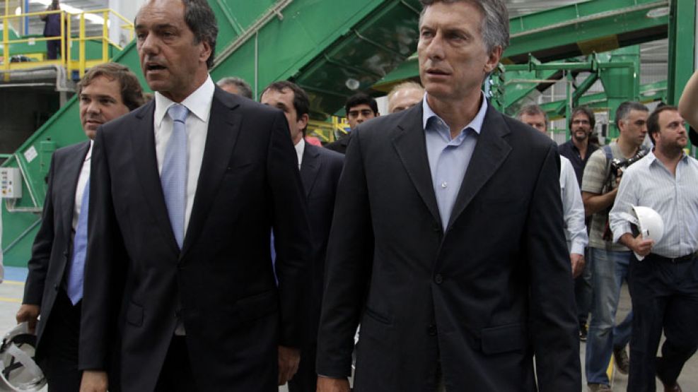 Macri y Scioli en un acto en José León Suárez