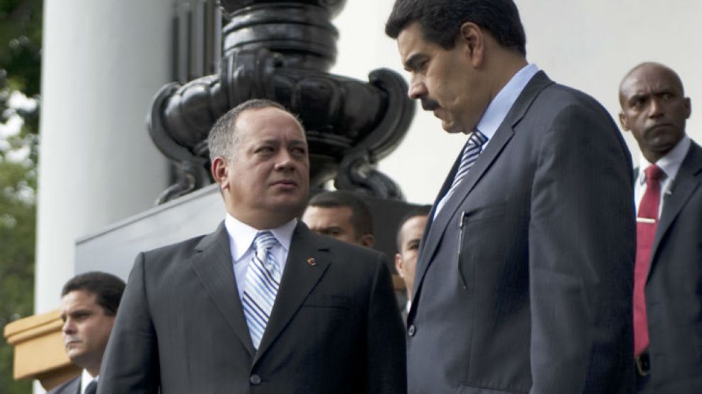 Cabello y Maduro, los dos presidenciables si Chávez no vuelve al poder.