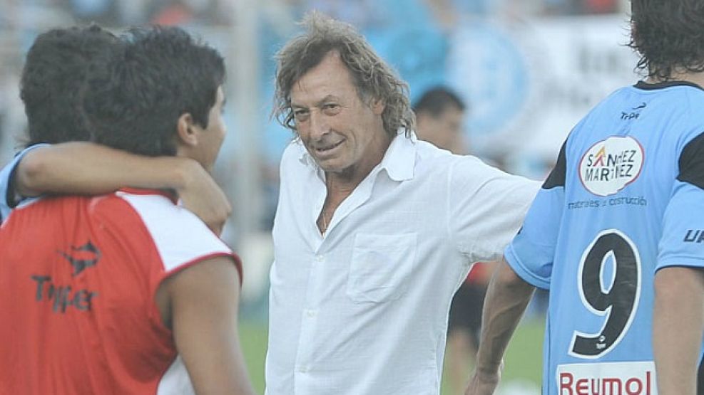 El ex DT de Belgrano de Córdoba Jorge Guyón fue baleado por un delincuente. 