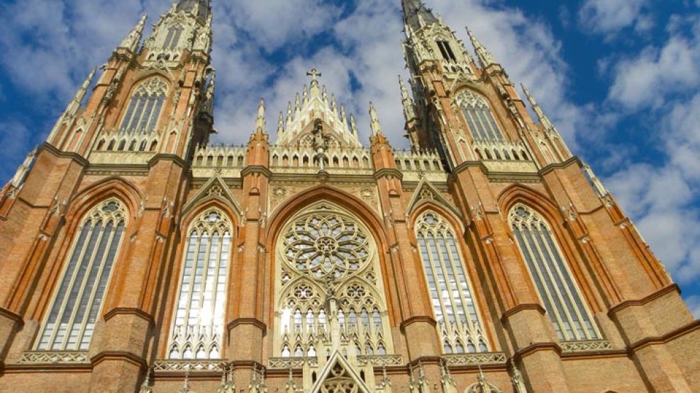 La Catedral de La Plata cierra sus puertas por una semana.