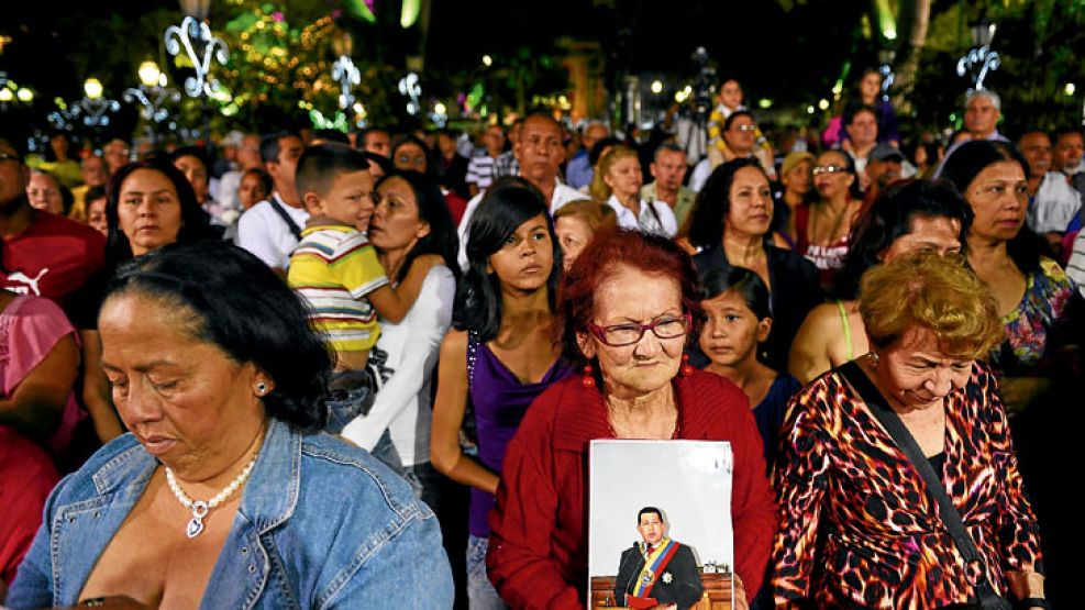 En Caracas se organizan misas para  rezar por el presidente.