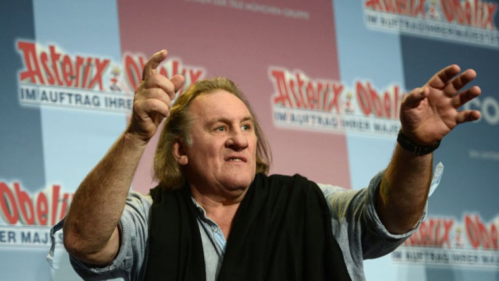 Una de las estrellas del cine francés amenaza con un "exilio fiscal" en Rusia. En la última película de Asterix cobró 2 millones de euros.