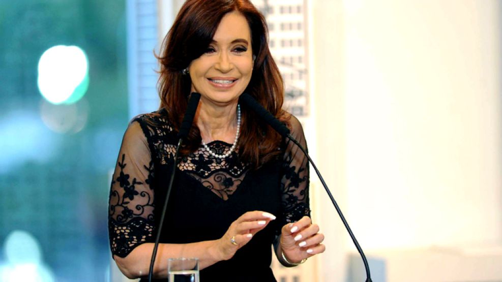La presidenta Cristina Fernández de Kirchner iniciará mañana una gira internacional de once días que la llevará por Cuba, Emiratos Árabes e Indonesia.