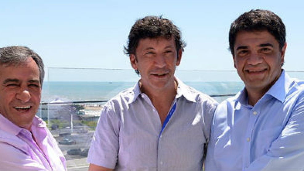 Cariglino junto a Posse y Jorge Macri.