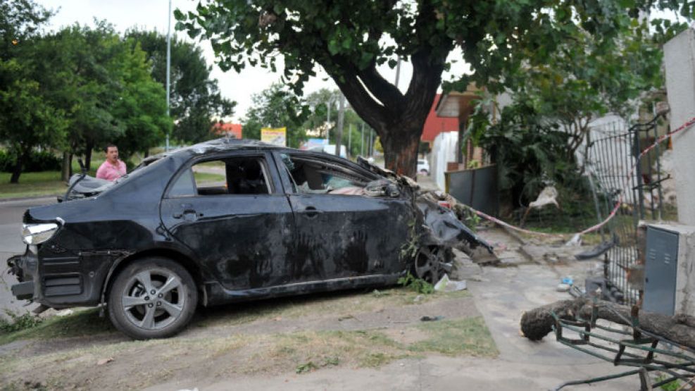 La víctima, que manejaba el auto, trabajaba como auditor externo en la Metropolitana.