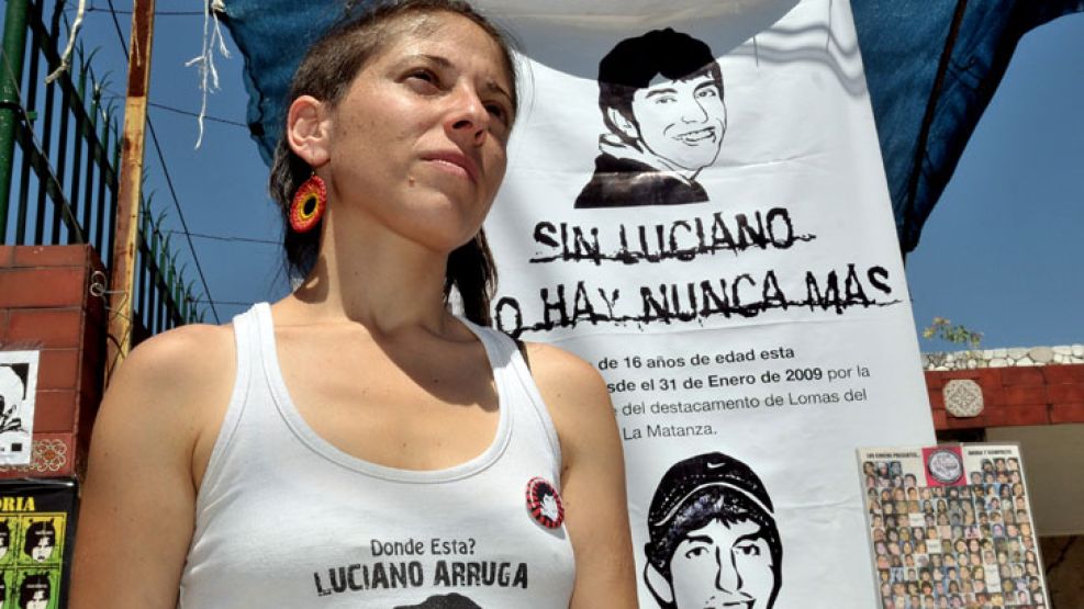 Vanesa Orietta, hermana de Arruga, aseguró el gobernador Daniel Scioli y el ministro de Justicia, Ricardo Casal, "nunca se han puesto a la altura que merece esta causa". 