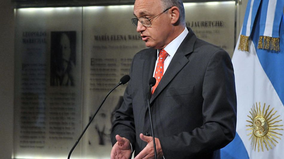 Timerman rechazó ayer en una carta una reunión "trilateral" con el gobierno británico y autoridades de Malvinas.