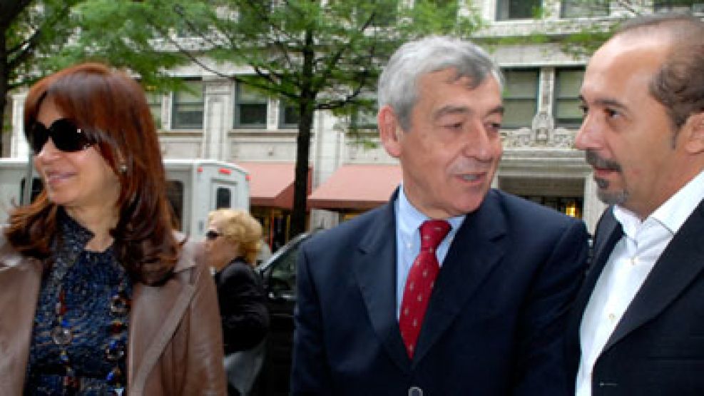 Bordón junto a la presidenta Cristina Fernández de Kirchner y el ex vocero Miguel Núñez. 