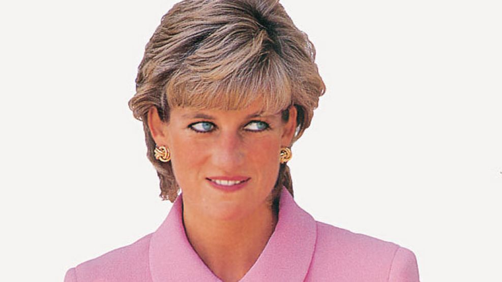 No han faltado quienes pretenden comparar a Máxima con la trágicamente desaparecida lady Diana Spencer, esposa del príncipe de Gales.