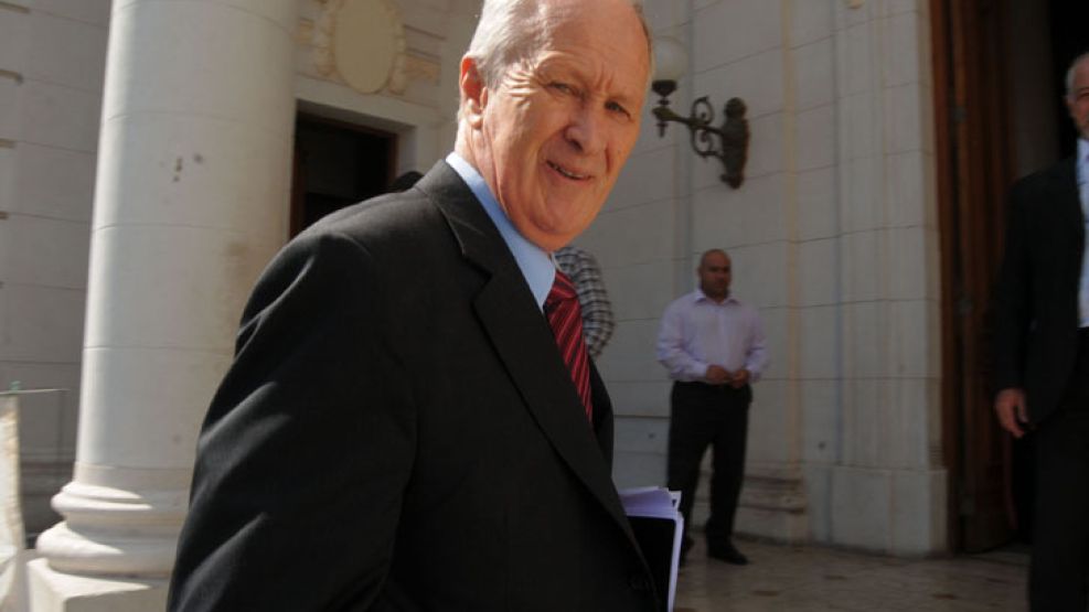 El ministro de Seguridad santafesino, Raúl Lamberto, autor de la decisión.