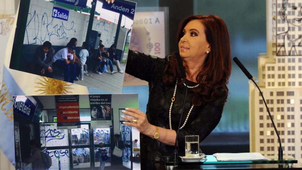 La presidenta mostró fotografías de los hechos vandálicos en las estaciones del Sarmiento.