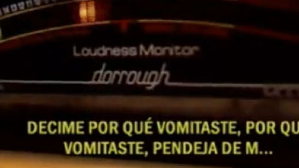 Antes de que el video con las agresiones comenzara a circular por la televisión, el padre de la menor entregó a los otros padres una copia impresa con las 54 frases más violentas de la grabación y un