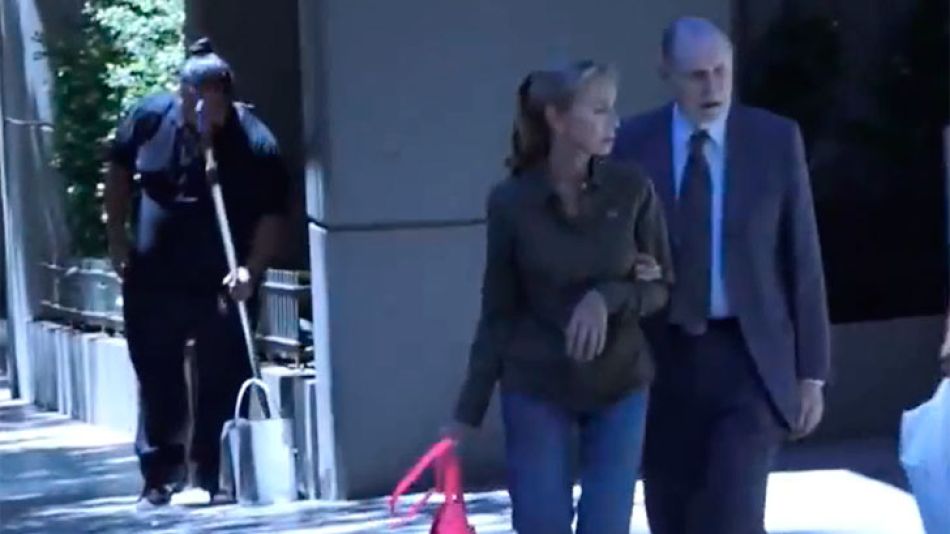 El represor Jorge Luis Magnacco paseando por Barrio Norte.