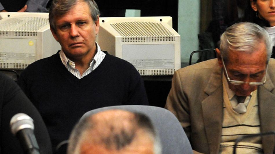 "Levanten la mano aquellos que piensan que Oyarbide no es corrupto", teatralizó el exmarino.