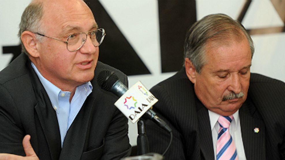 El canciller Héctor Timerman junto a Julio Schlosser, titular de la DAIA.