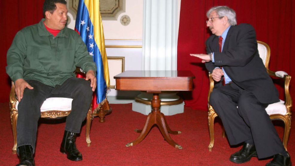 El ex funcionario de Alfonsín relaciona el acuerdo firmado con Irán con la salida de la escena internacional del presidente venezolano, Hugo Chávez.