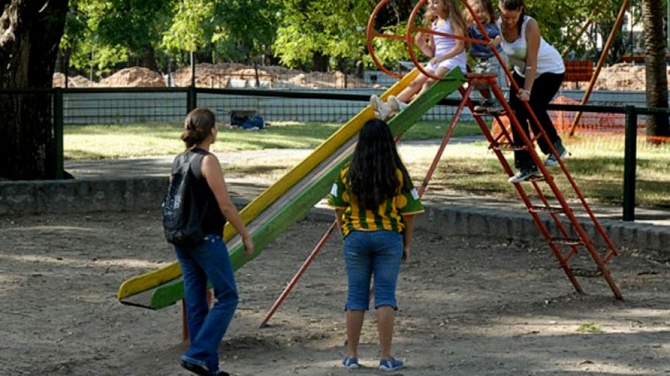 Los niños también necesitan de momentos de ocio y de juegos para crecer.