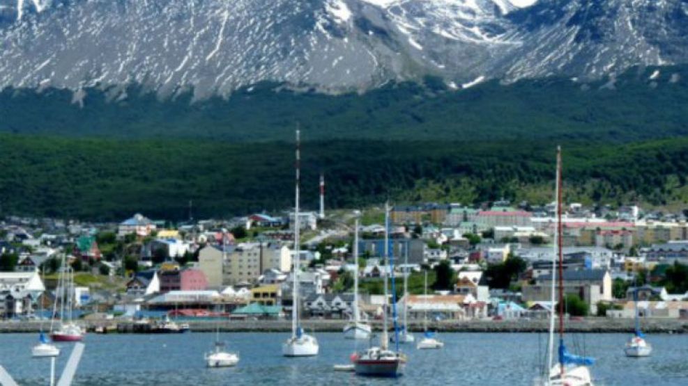 El Archipiélago de Tierra del Fuego está situado en el extremo meridional de América del Sur, entre los océanos Atlántico y Pacífico.