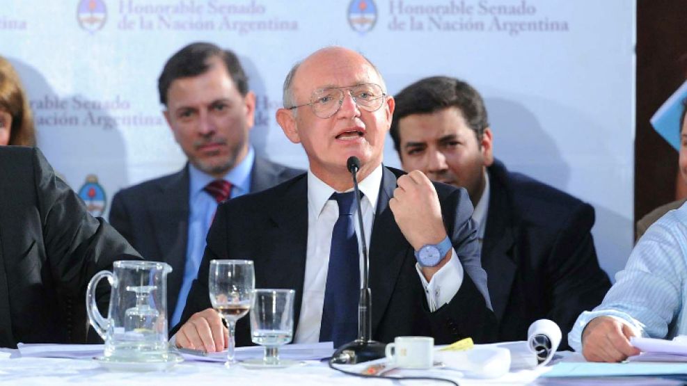El canciller Héctor Timerman cruzó al ex vicecanciller de Néstor Kirchner. En la imagen, durante su exposición en el Senado.