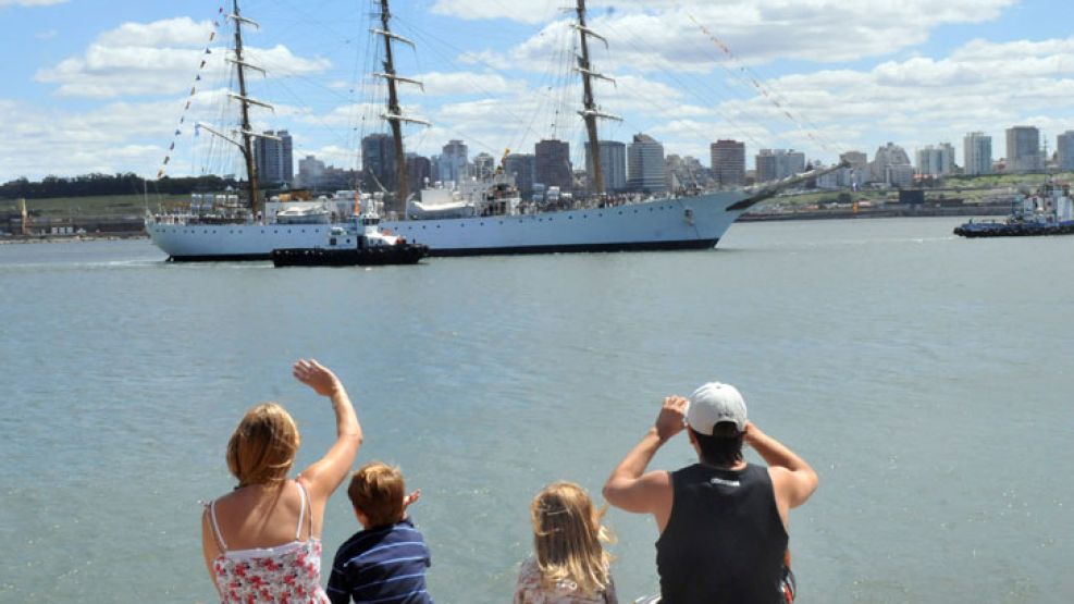 En Mar del Plata, la fragata fue visitada por cerca de 120 mil personas.