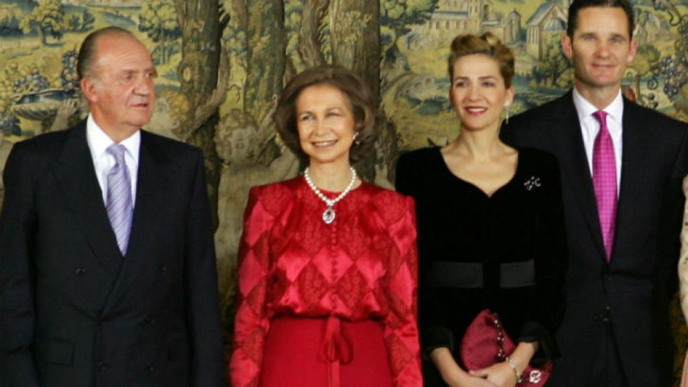 Iñaki Urdangarin informaba al rey Juan Carlos sobre todos sus negocios, y su esposa, la infanta Cristina, conocía y tomaba decisiones sobre las actividades de su marido.