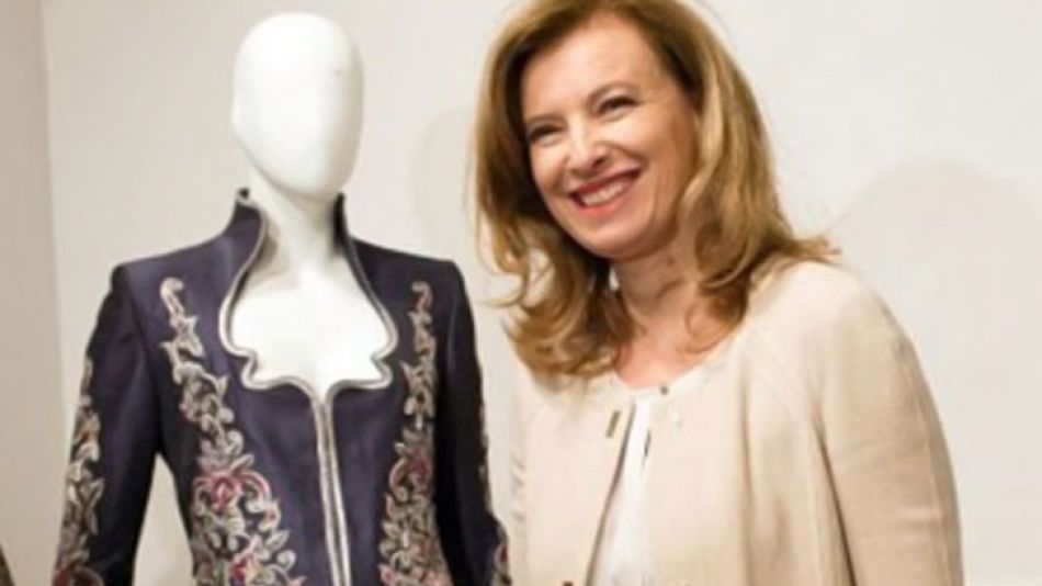 Valerie en un evento de moda, industria clave para Francia