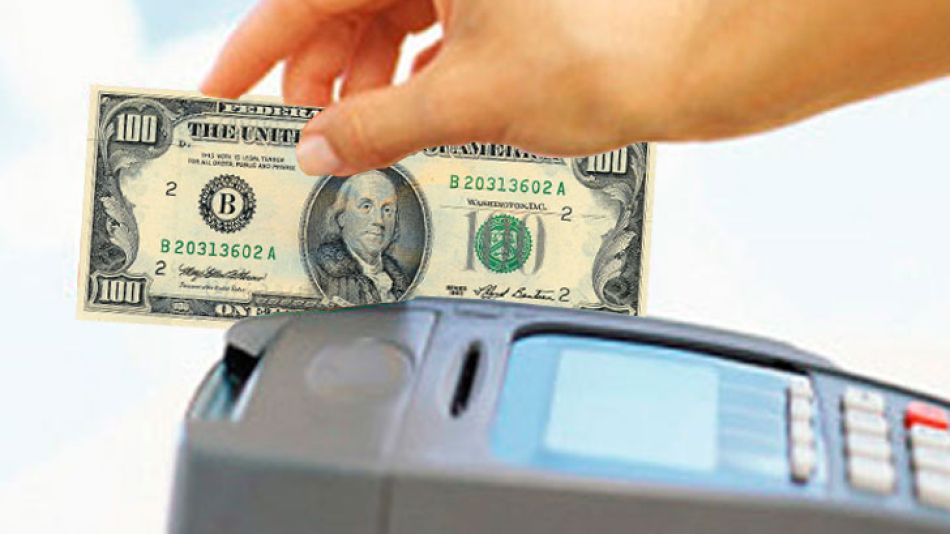 Las compras en el exterior con tarjeta de crédito se dispararon en los últimos meses.