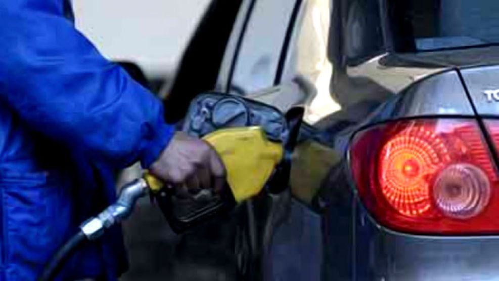 Las intendencias de Vicente López, San Fernando y San Miguel pusieron en marcha un nuevo impuesto a los combustibles.