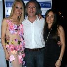 La diseñadora de alta costura Patricia Profumo, junto al Dr Pablo Pereiro y la Dra Silvana de FIT Medical Center al cierre de la presentación de la estupenda colección alto verano "Flowers".