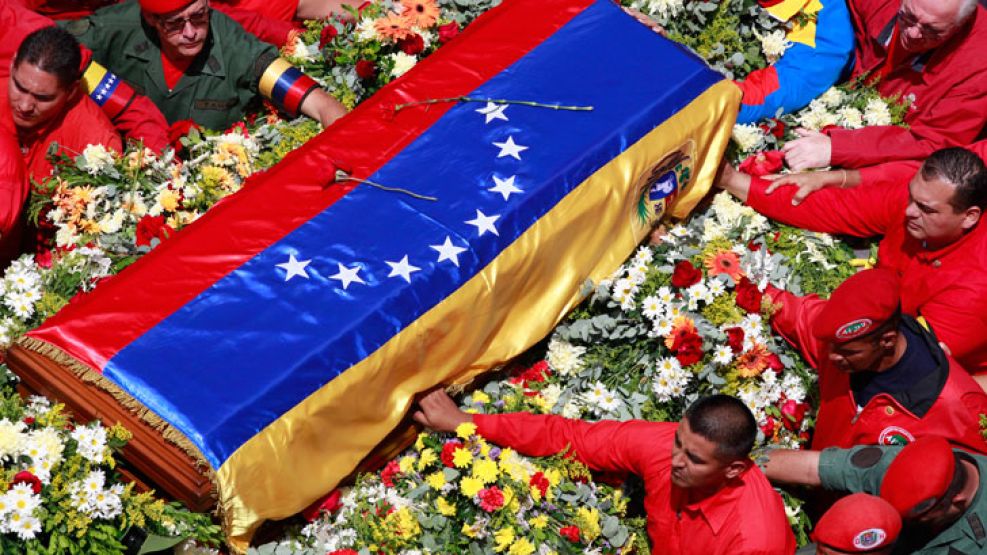 Los restos de Chávez son velados en la Academia Militar de Caracas. 