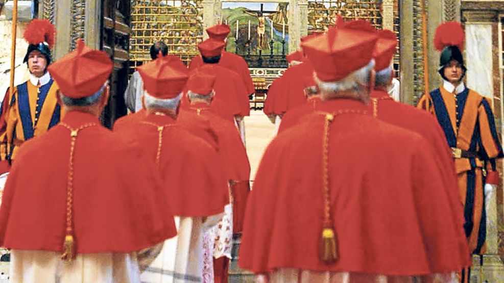Cumbre papal. El Vaticano recibirá esta semana a los purpurados para elegir al sucesor del alemán Joseph Ratzinger.