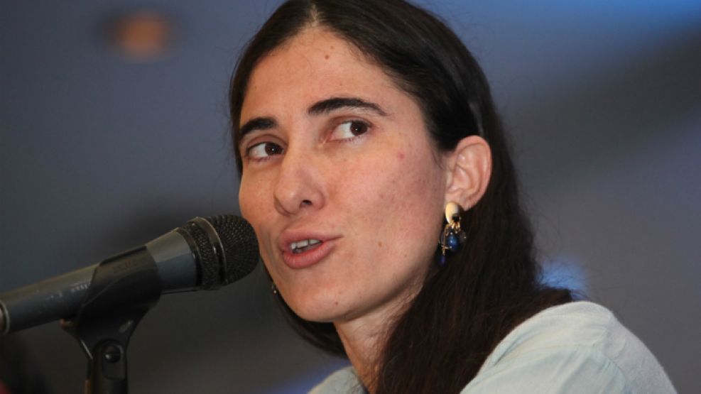 Yoani Sánchez participó de la reunión de la SIP y advirtió a la prensa argentina para que no caiga en la "jaula" que vive Cuba.