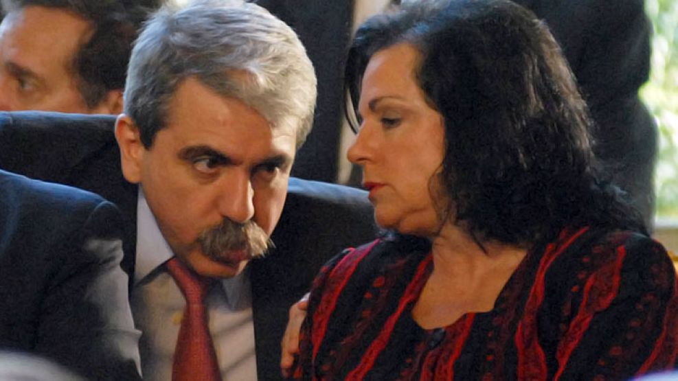 Nilda Garré y Aníbal Fernández, protagonistas del escándalo por espionaje.