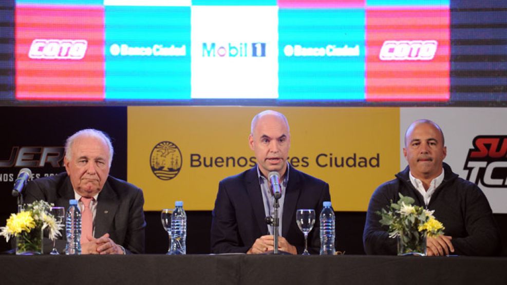 El jefe de Gabinete porteño, Horacio Rodríguez Larreta, en la presentación oficial del Super TC 200 porteño.